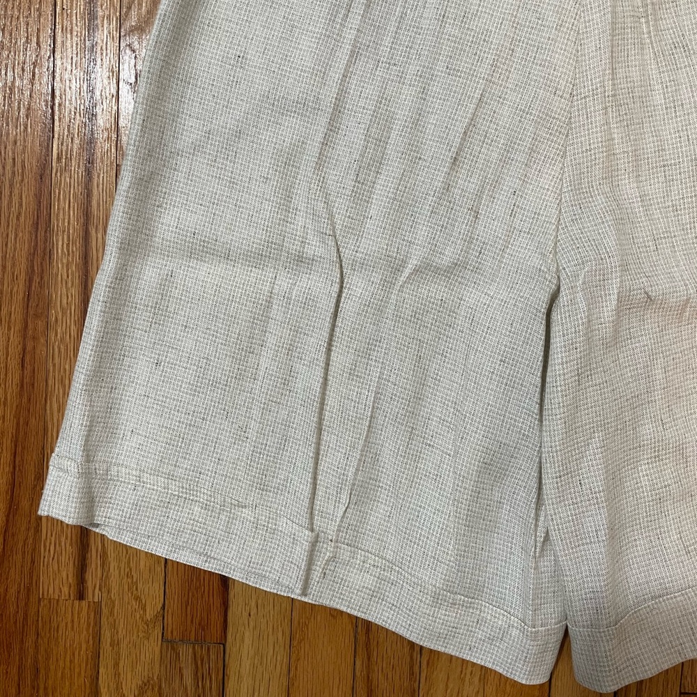 Vintage Beige Linen Pleated Shorts - Picture 12 of 15